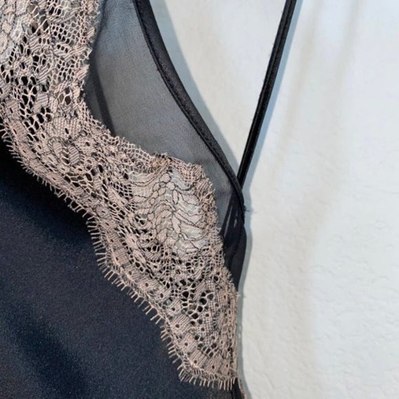 Satin Chantilly Lace Low Back Slip Black - Picture 6 of 9